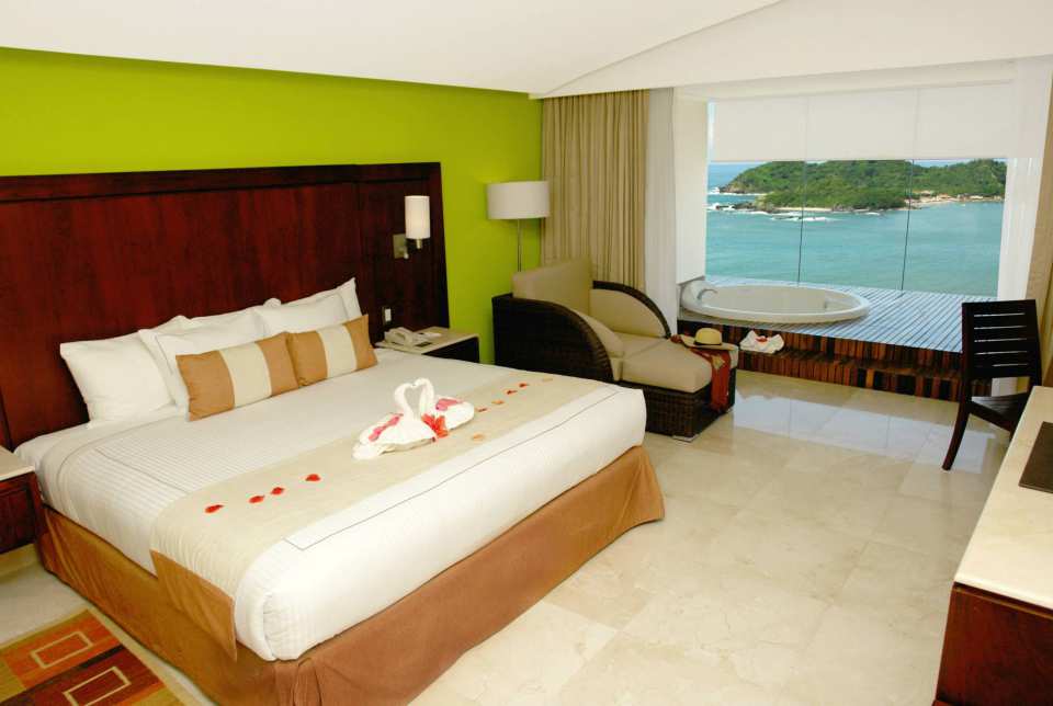 Hotel Azul Ixtapa Grand Habitación con Cama King Size, ideales para parejas que celebran bodas, aniversarios. Las habitaciones del Hotel Azul Ixtapa Grand cuentan con una gran vista al Océano Pacífico