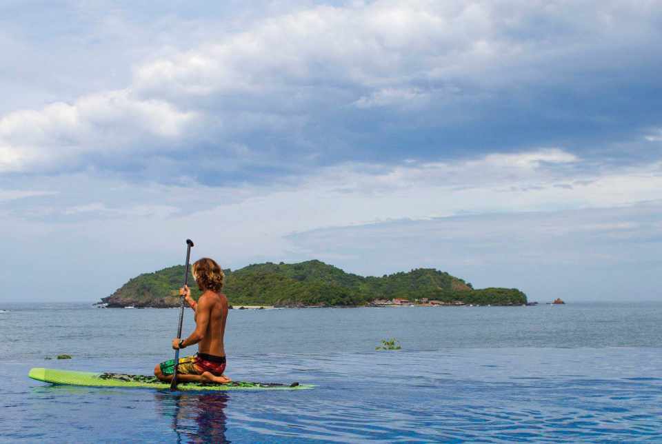 Hotel Azul Ixtapa Grand, para su tranquilidad nuestras piscinas y playa cuentan con salvavidas y paramédicos certificados