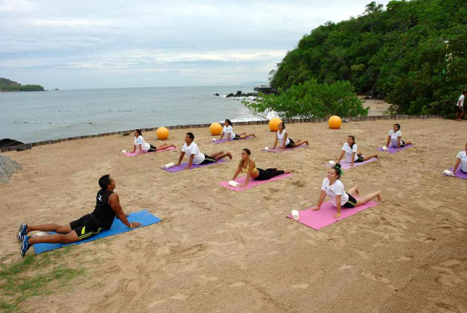 Actividades y Entretenimiento en el Hotel Azul Ixtapa Grand: Spinning - Yoga – Pilates – TAE BO – Zumba – Step aerobics