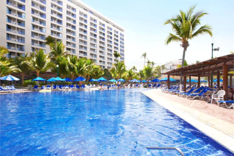 Hotel Barceló Ixtapa Piscinas de lujo para disfrutar en sus próximas vacaciones en el Hotel Barceló Ixtapa Todo Incluido