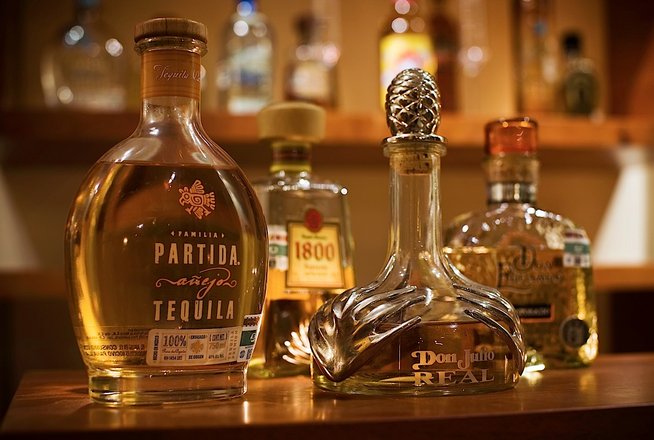 Hotel Cala de Mar Ixtapa Todo Incluido: servicio completo de barra de bebidas y la más grande selección de Tequilas añejos en el Hotell Cala de Mar Ixtapa