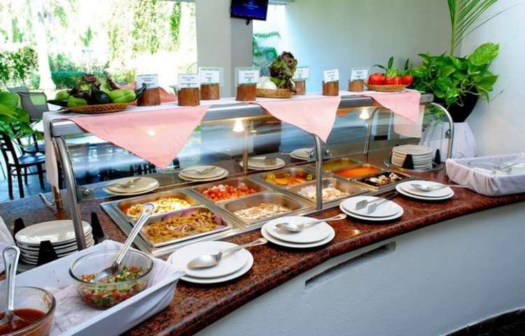 Hotel Gamma Inn Ixtapa: En el Restaurante Playa Linda tenemos desde comida típica mexicana hasta selectos platillos de la cocina internacional. ¡Son bocados que le darán sabor a tu estancia!