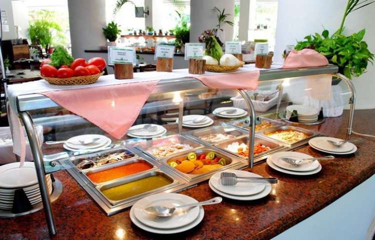 Hotel Gamma Inn Ixtapa: En el Restaurante Playa Linda ofrece comida tipo buffet para Desayuno: 7:00 am-11:00 am, Comida: 13:00 pm-17:00 pm y Cena: 19:00 pm-22:30 pm